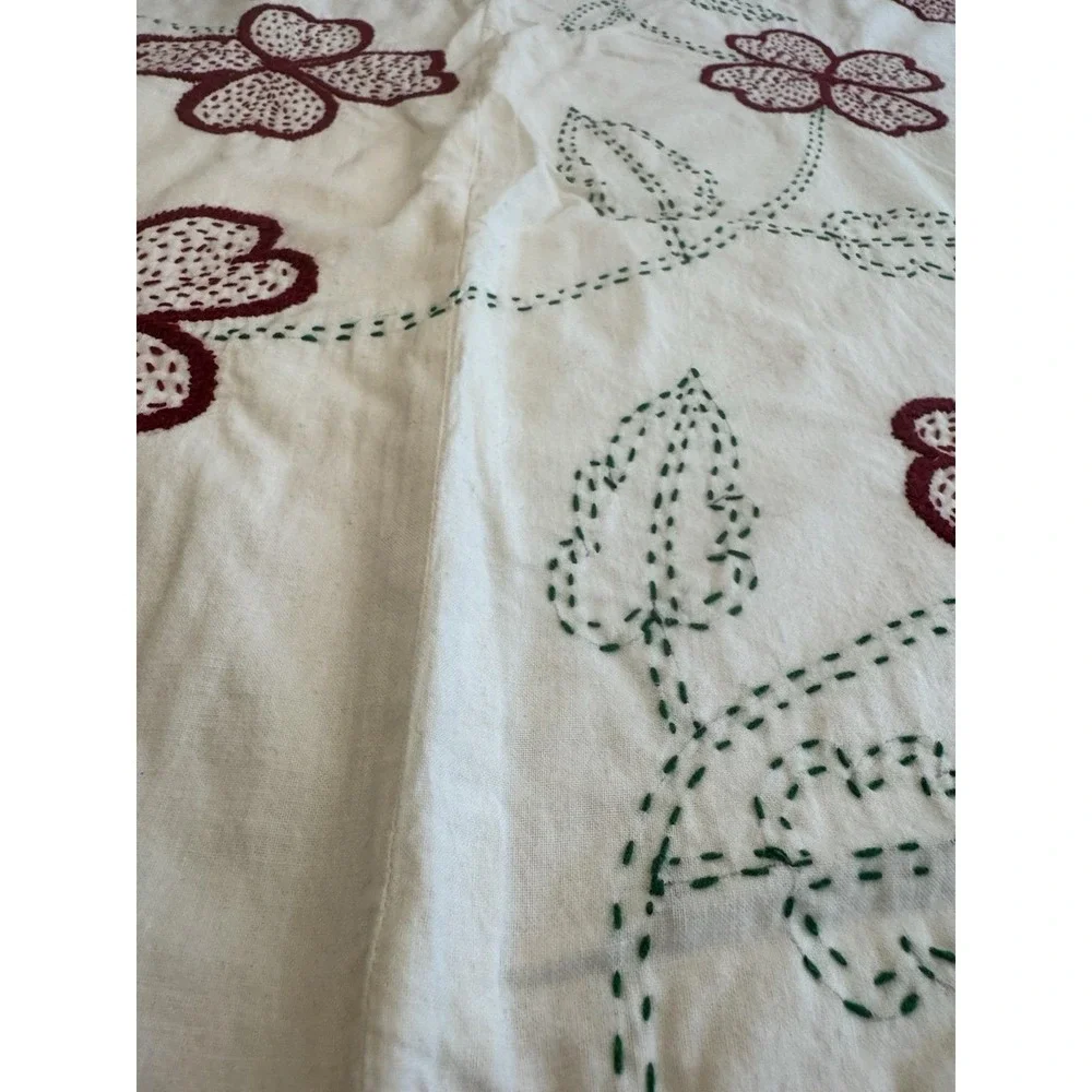 Hand Embroidered Kantha Cotton Bedspread Throw Floral White Burgundy 65x80